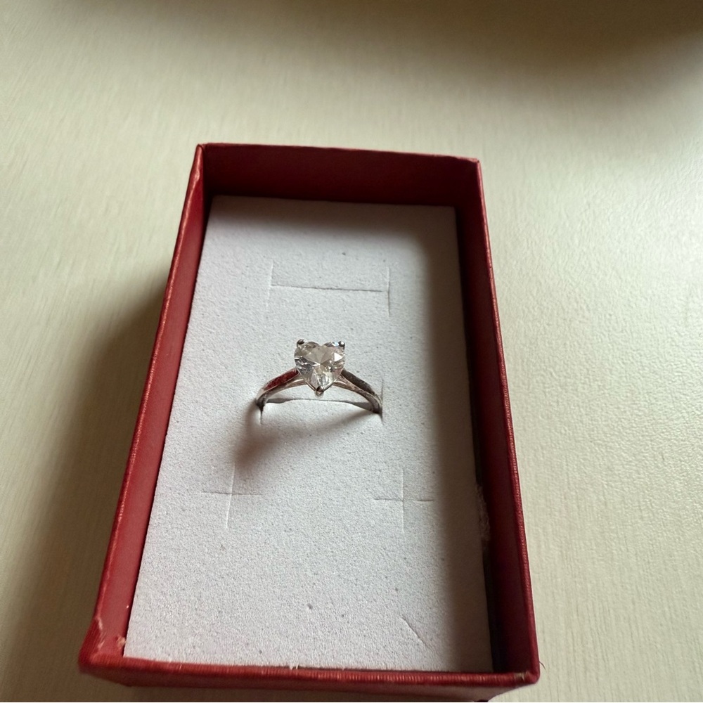 Elegant Silver Heart-Shaped Ring